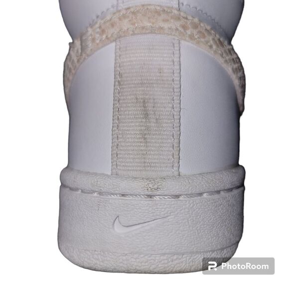 Nike women's size 7.5 DD9666-100 - Picture 4 of 9